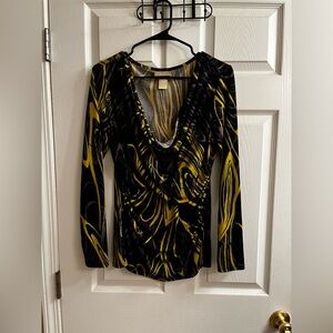 MS TINA(BEYONCÉS MOM) Black and Gold Patterned Blouse~M 8-10